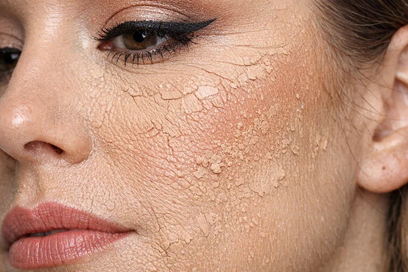 Cakey Concealer : 7 Solutions Puissantes pour un Regard Lisse et Naturel en 2026